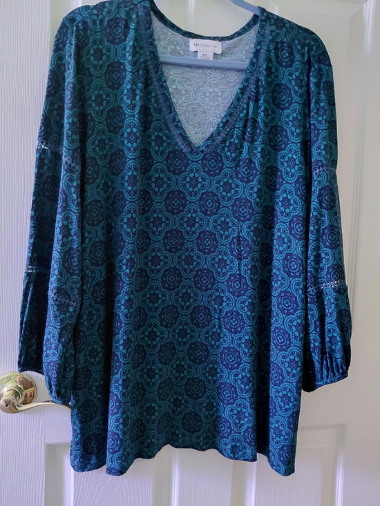 Liz Claiborne Tops - Liz Claiborne Green Teal & Navy Medallion V-Neck Tunic Size XXL